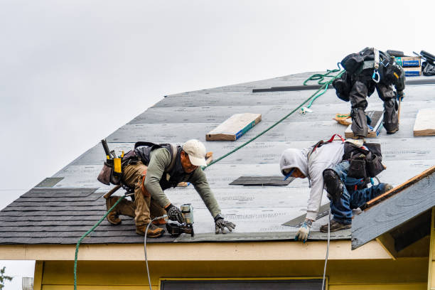 Professional Gutter Installation technician working in Grand View, ID